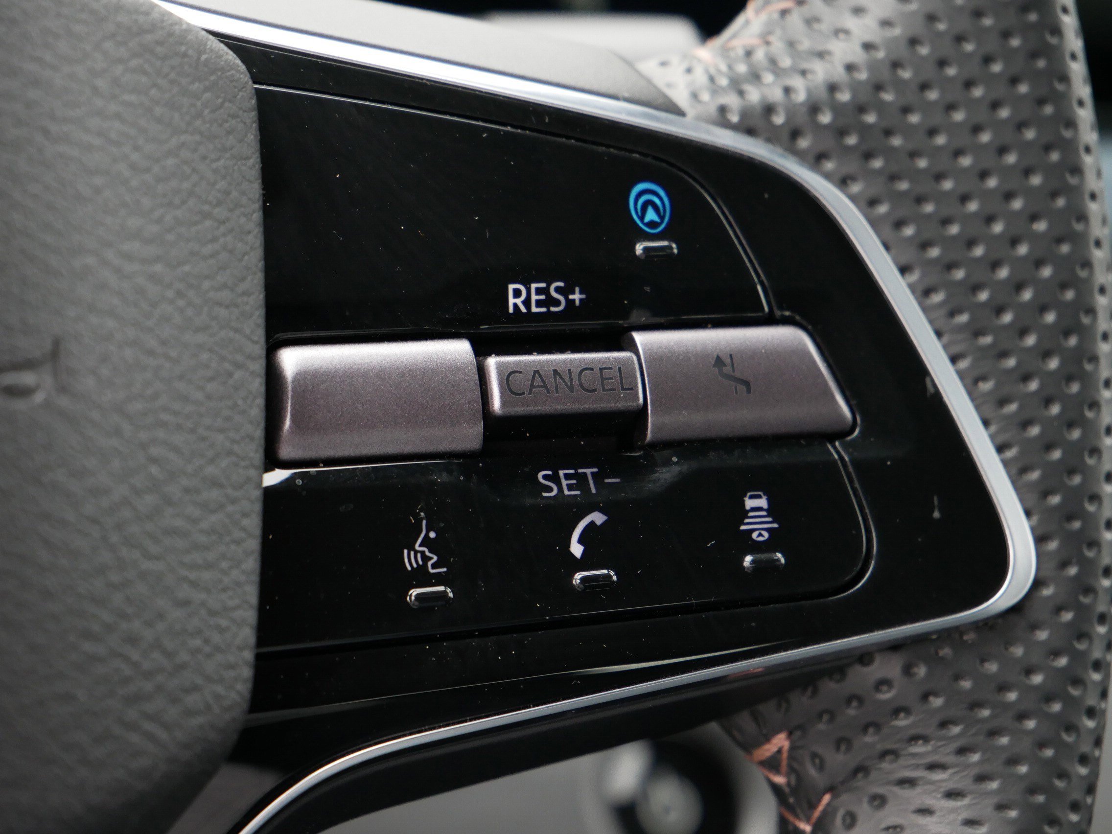 Used 2024 Nissan Ariya PLATINUM+ image 26