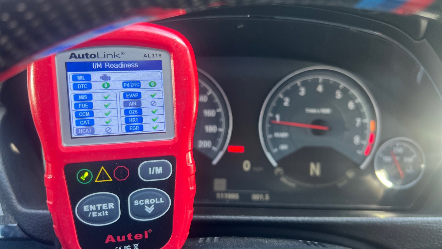 Used 2016 BMW M4 Convertible image 10