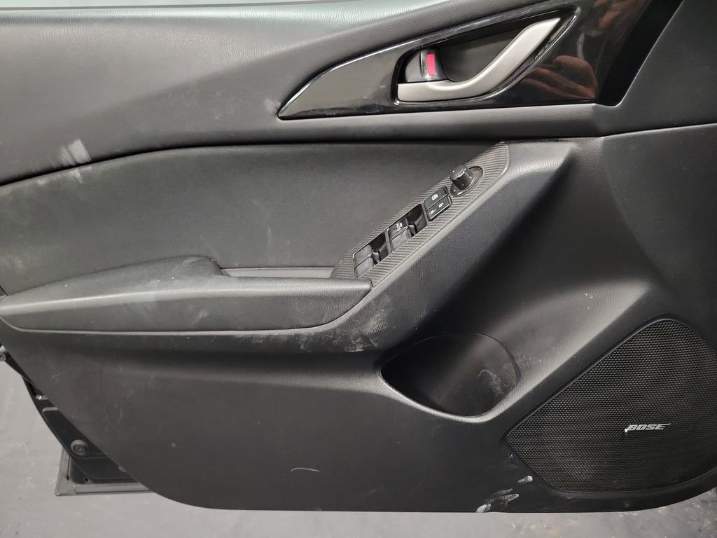 Used 2014 MAZDA MAZDA3 i Touring w/ Technology Package image 24