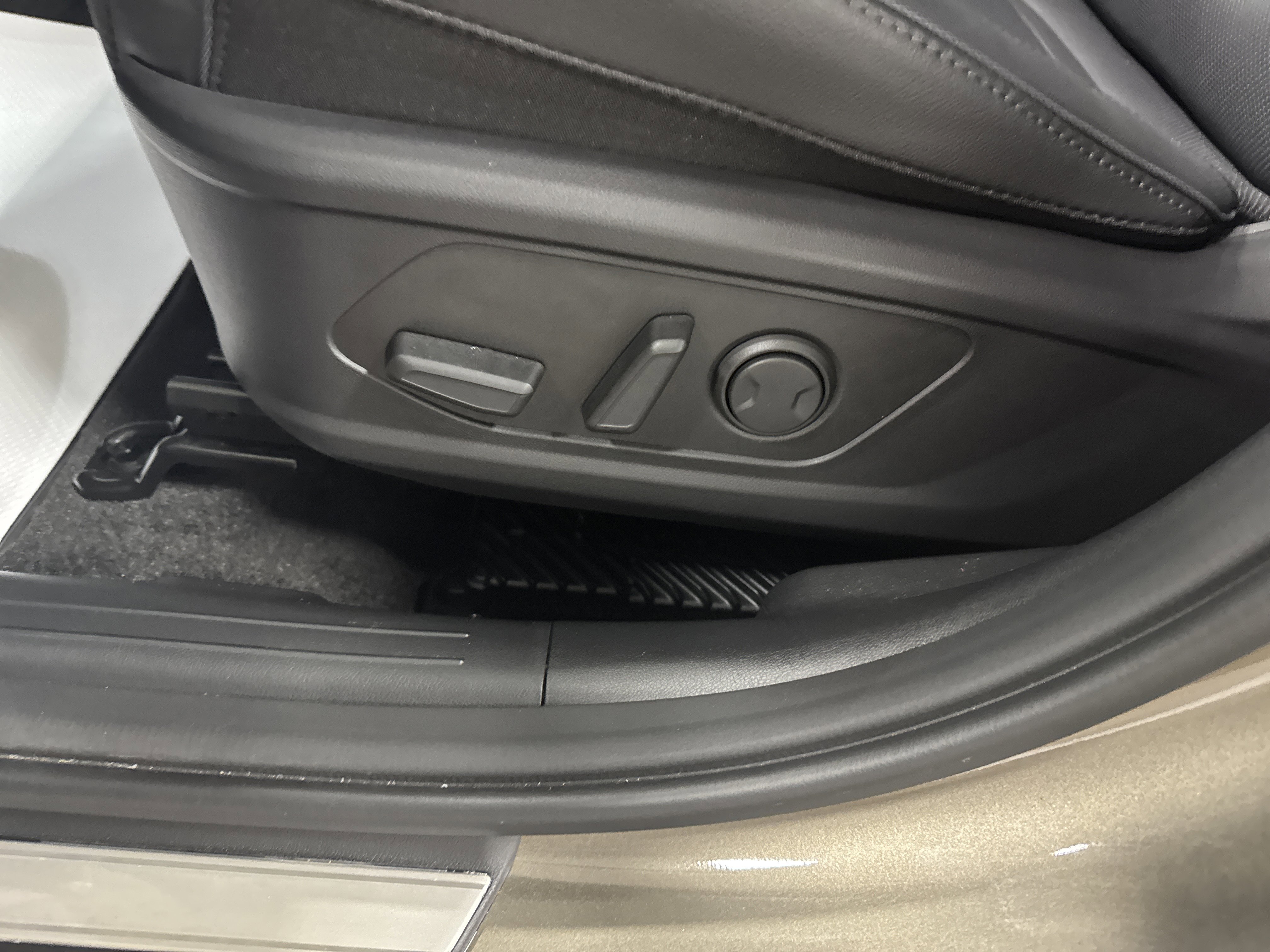 Used 2025 Hyundai Tucson Limited image 15