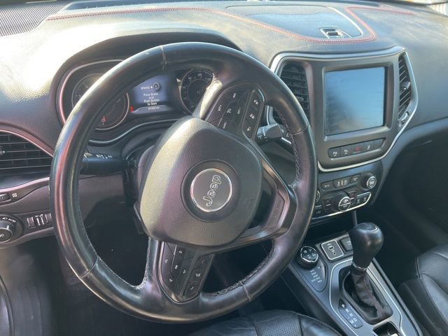 Used 2019 Jeep Cherokee Trailhawk AWD/4WD image 15