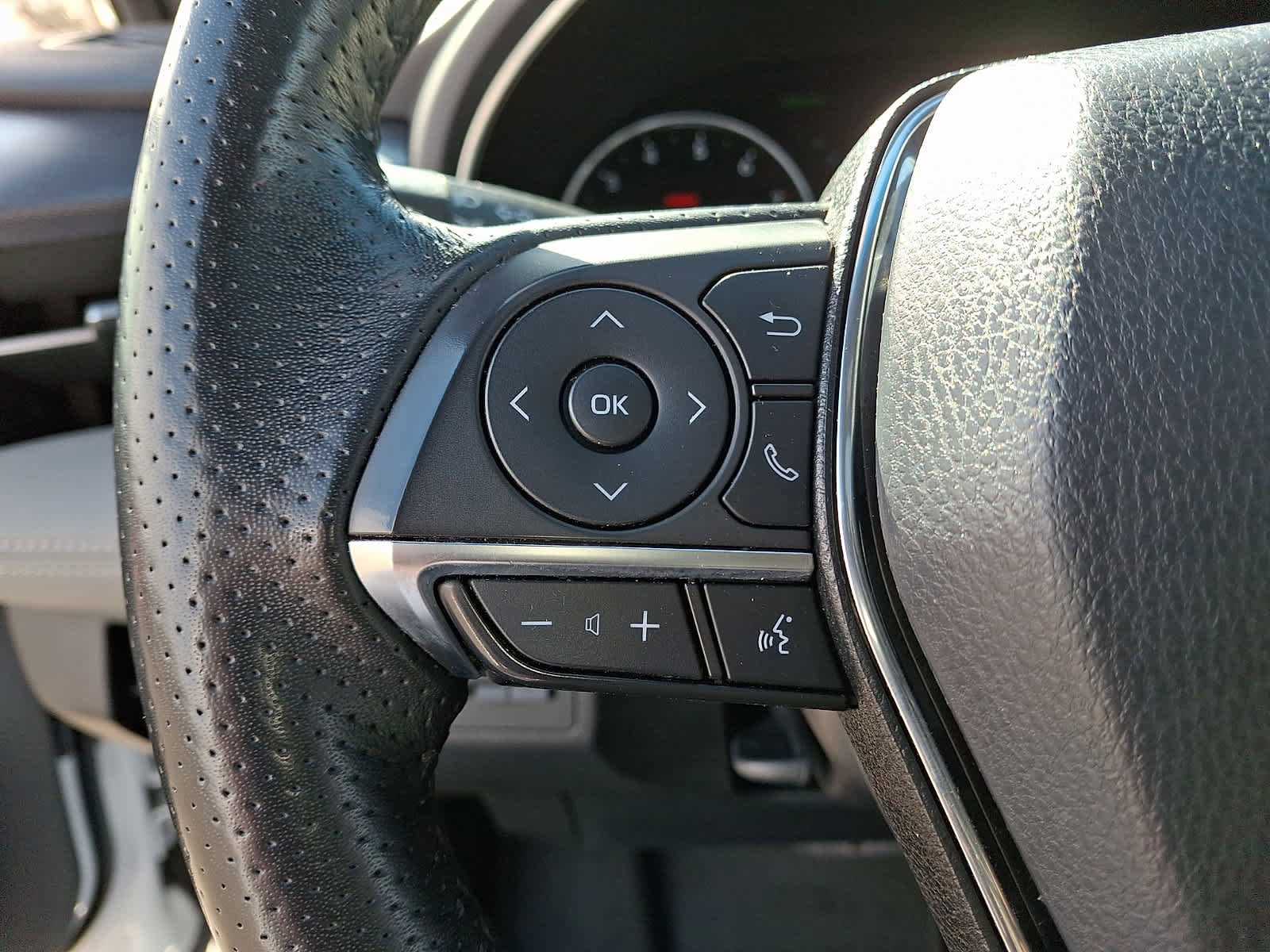 Certified 2019 Toyota Avalon XSE w/ All Weather Liner Package image 23