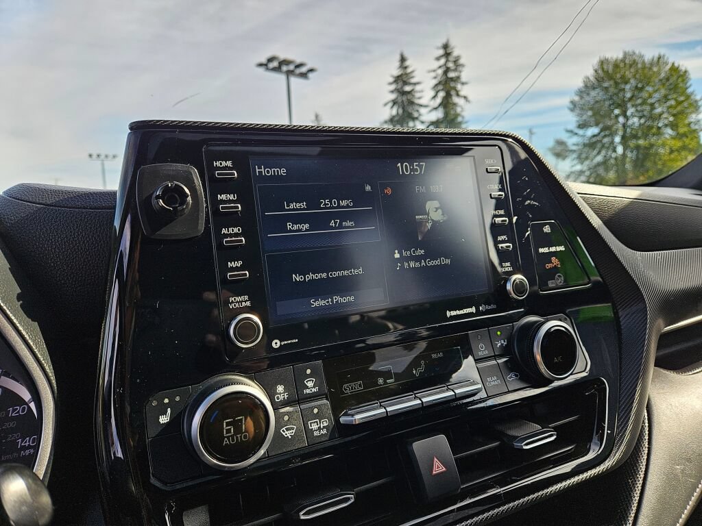 Used 2022 Toyota Highlander XSE AWD/4WD image 25