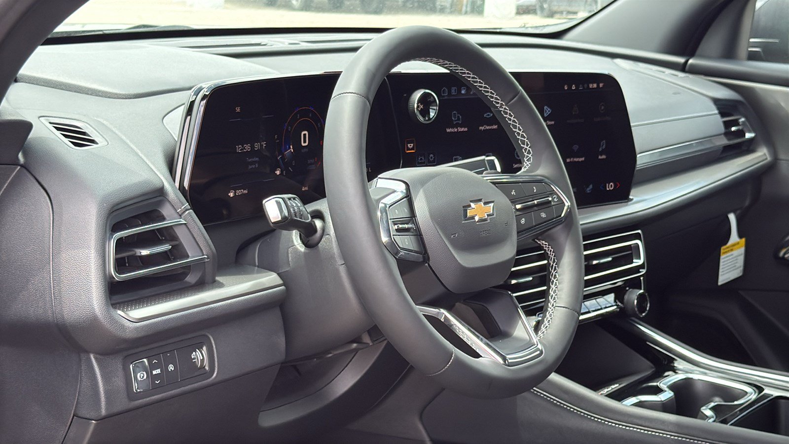 New 2026 Chevrolet Traverse LT w/ Driver Confidence Package FWD image 10