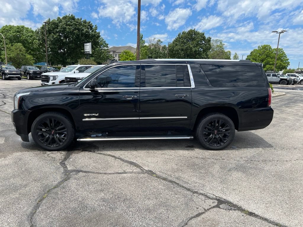 Used 2019 GMC Yukon XL Denali w/ Denali Ultimate Package AWD/4WD image 8