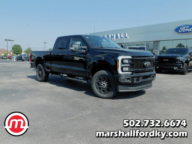 New 2026 Ford F250 Lariat w/ Black Appearance Package