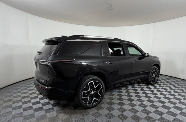Certified 2025 Chevrolet Traverse High Country FWD image 4
