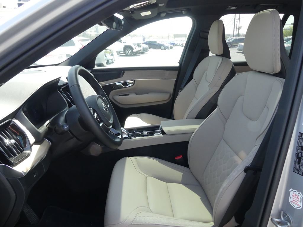 Used 2025 Volvo XC90 B6 Plus image 3