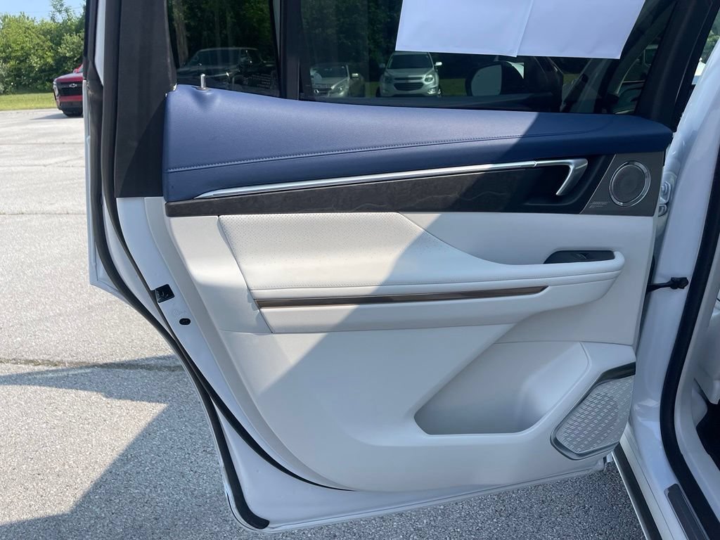 Used 2025 Buick Enclave Avenir w/ Super Cruise Package FWD image 16