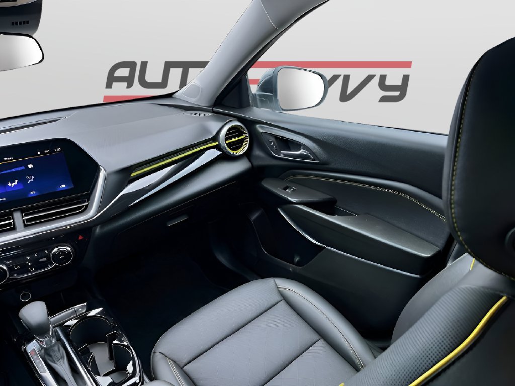 Used 2025 Chevrolet Trax ACTIV w/ Driver Confidence Package FWD image 22