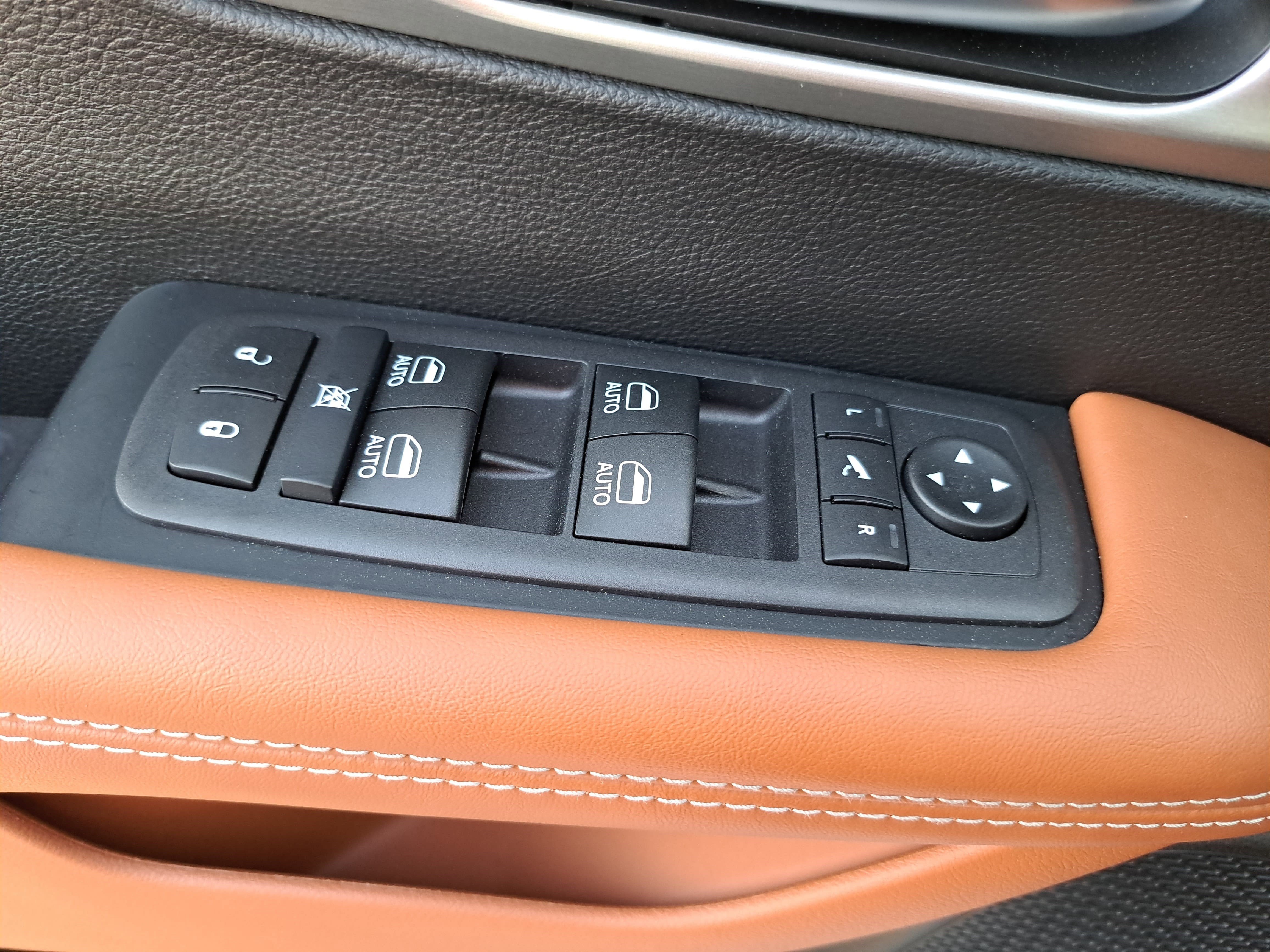 New 2026 Chrysler Pacifica Pinnacle image 29