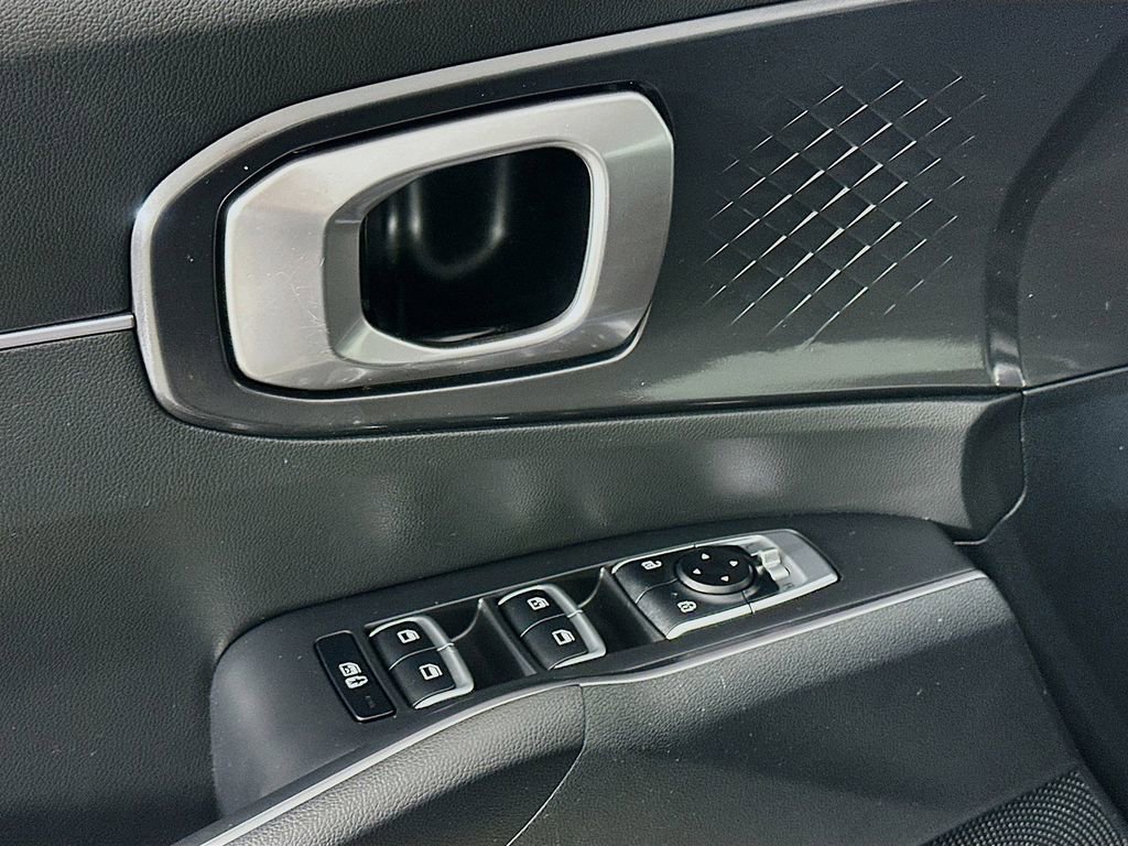 Certified 2023 Kia Sorento LX AWD/4WD image 19