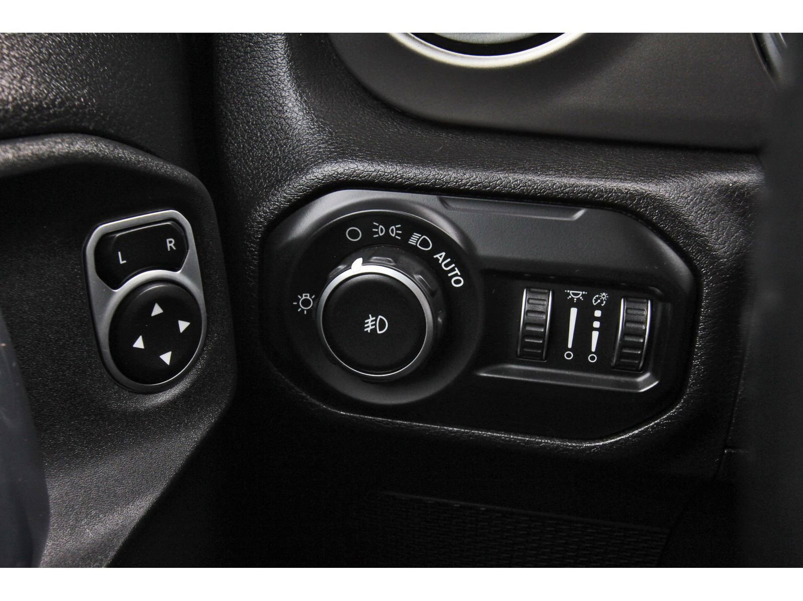 Used 2019 Jeep Wrangler Unlimited Sport S image 23