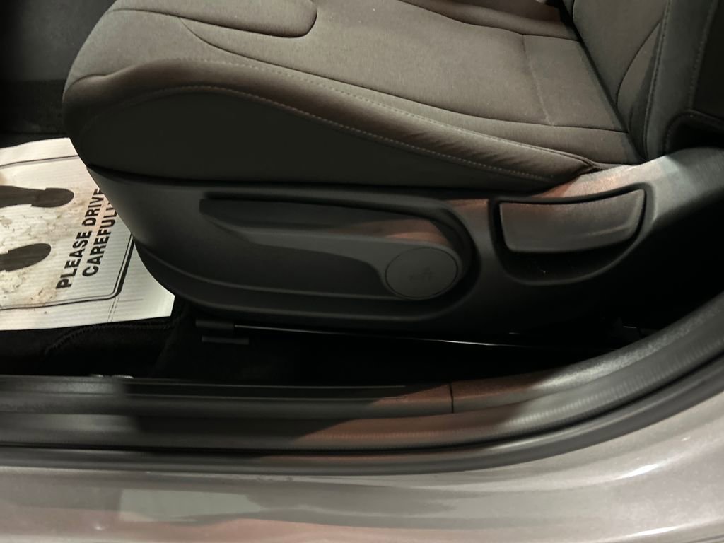 Used 2023 Hyundai Elantra SEL w/ Cargo Package image 11