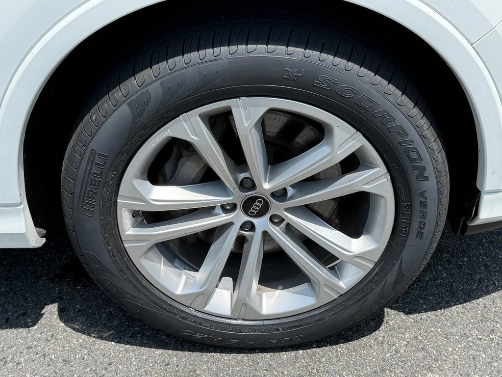 Used 2025 Audi Q7 3.0T Premium Plus AWD/4WD image 13