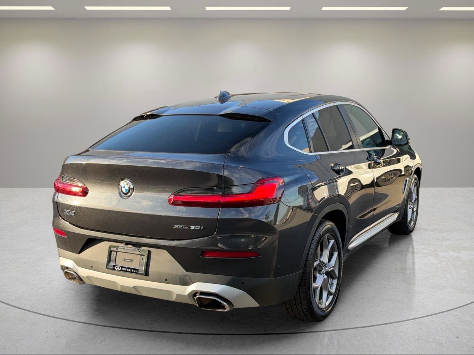 Used 2024 BMW X4 xDrive30i w/ Parking Assistance Package AWD/4WD image 7