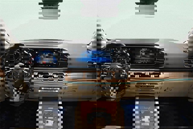 Used 2023 Mercedes-Benz GLE 350 4MATIC w/ AMG Line Exterior image 8