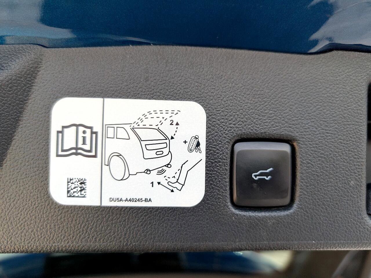 Used 2020 Ford Escape SEL image 14