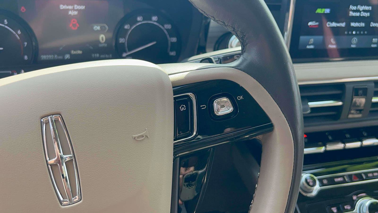 Used 2022 Lincoln Corsair AWD w/ Premium Package image 22