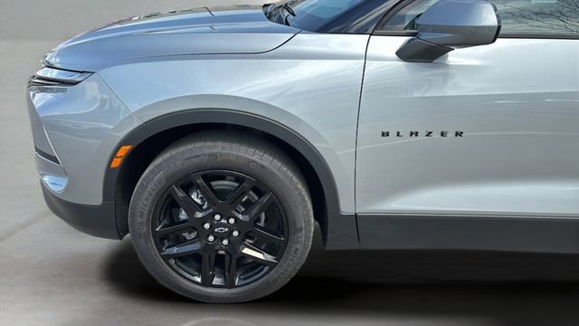 Used 2023 Chevrolet Blazer LT w/ LPO, Black Grille Bar Package image 31
