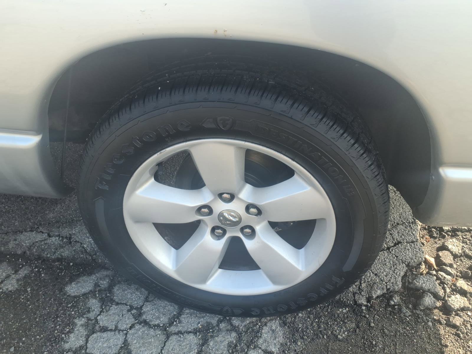 Used 2004 Dodge Ram 1500 Truck ST w/ ST Value Group image 8