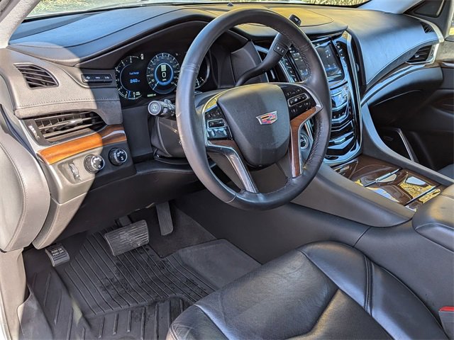 Used 2020 Cadillac Escalade Luxury image 9