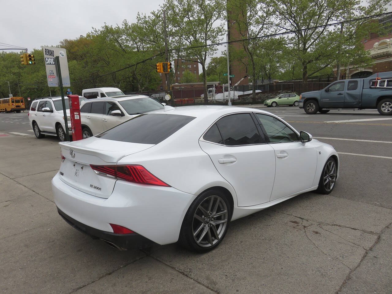 Used 2017 Lexus IS 200t F Sport w/ F Sport Package RWD image 4