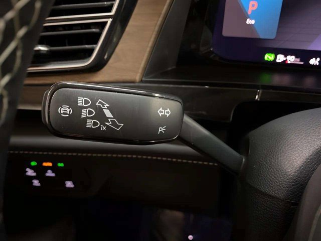 Used 2026 Volkswagen Atlas SE FWD image 37