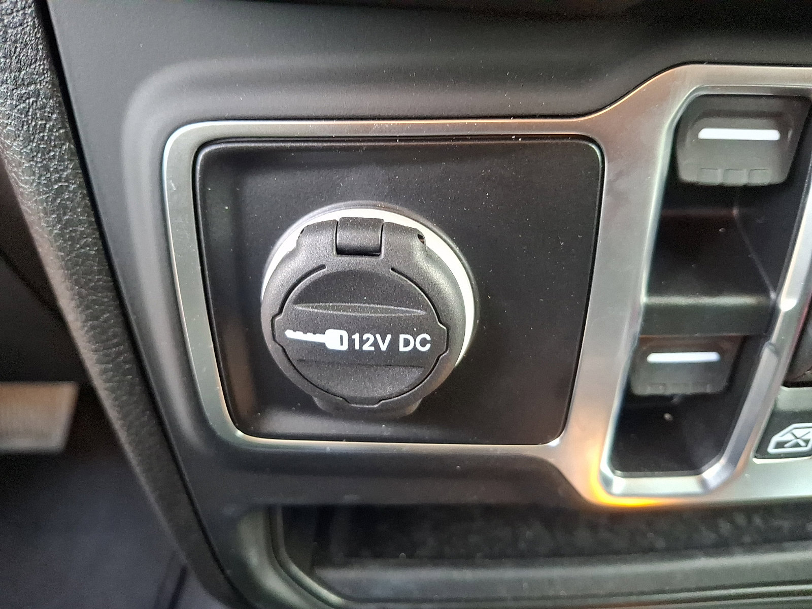 Used 2025 Jeep Wrangler Unlimited Sport image 22