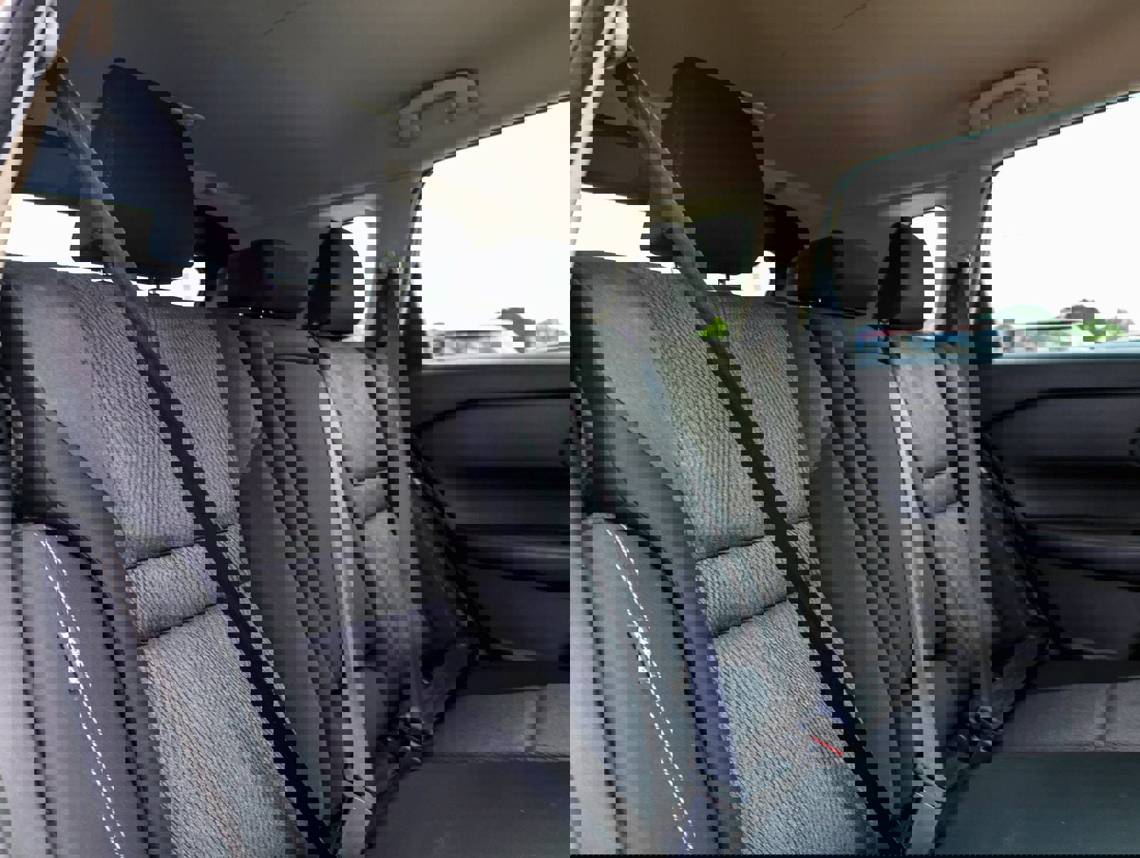 Used 2025 Nissan Rogue SV image 8