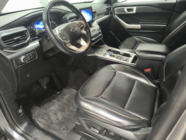 Used 2021 Ford Explorer XLT w/ Equipment Group 202A AWD/4WD image 14