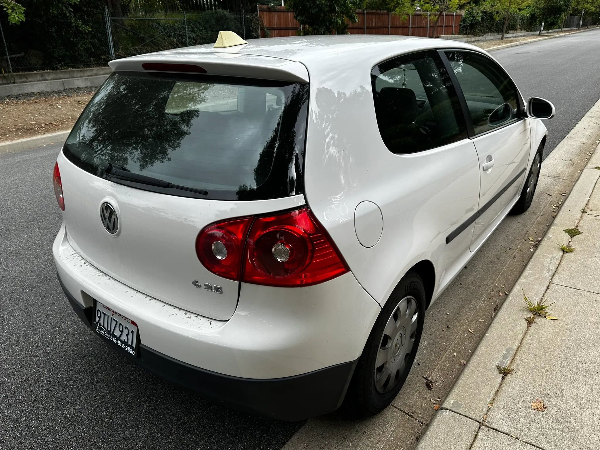 Used 2009 Volkswagen Rabbit S FWD image 4