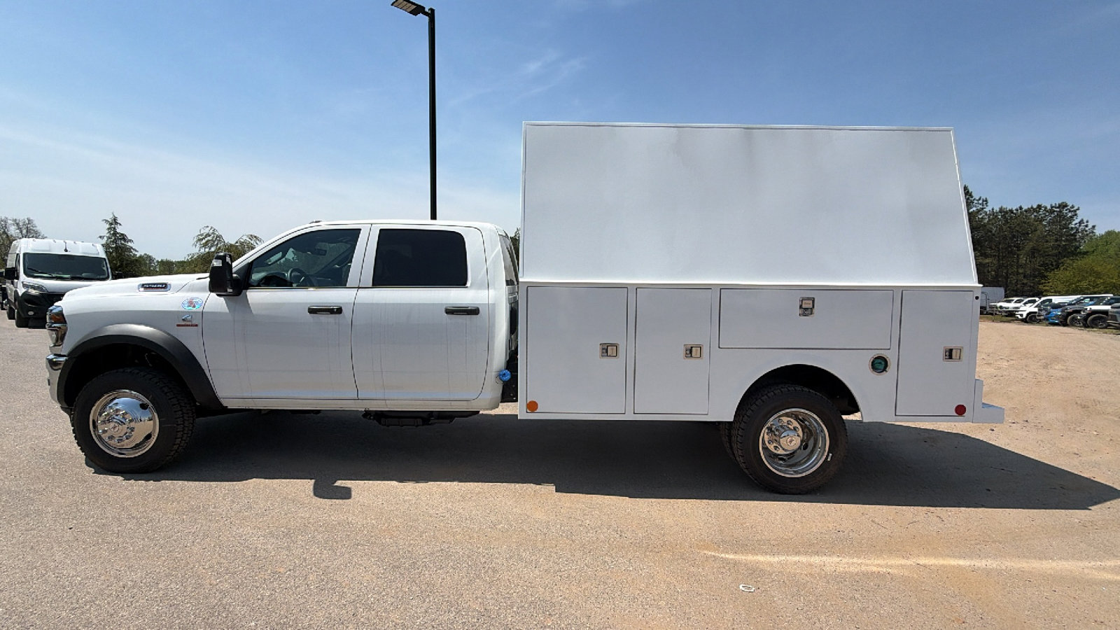 New 2026 RAM 5500 Tradesman w/ Chrome Appearance Group AWD/4WD image 11