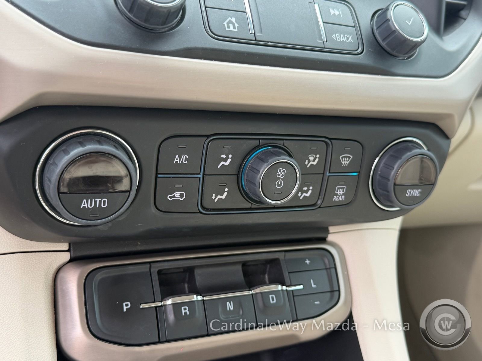 Used 2023 GMC Acadia Denali image 13