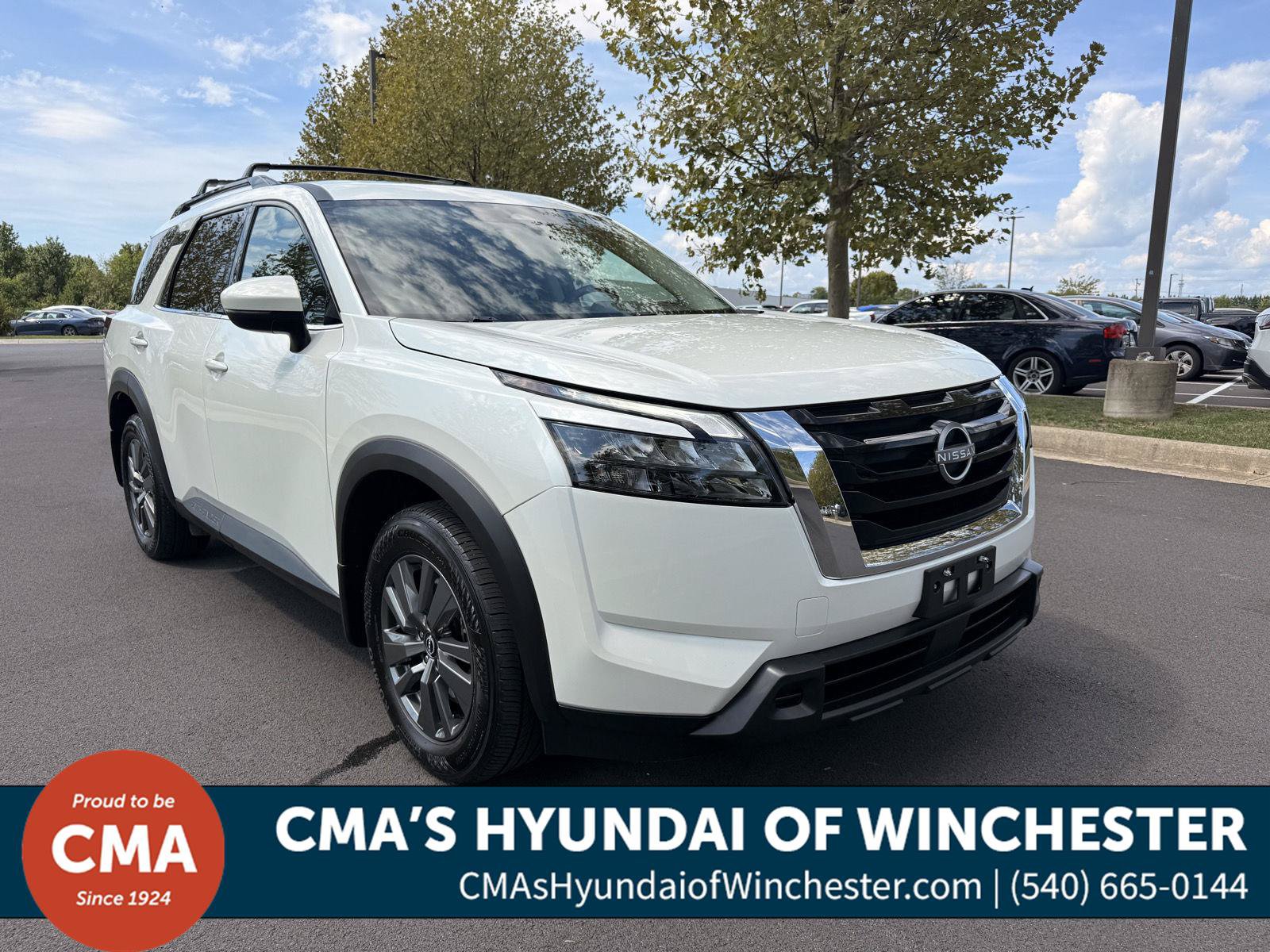 Used 2024 Nissan Pathfinder SV w/ SV Premium Package AWD/4WD image 1
