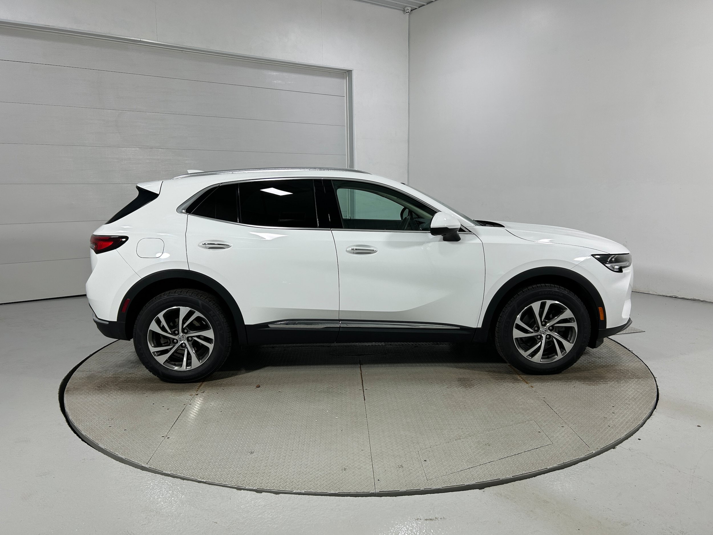 Used 2022 Buick Envision Essence w/ Technology Package I AWD/4WD image 36