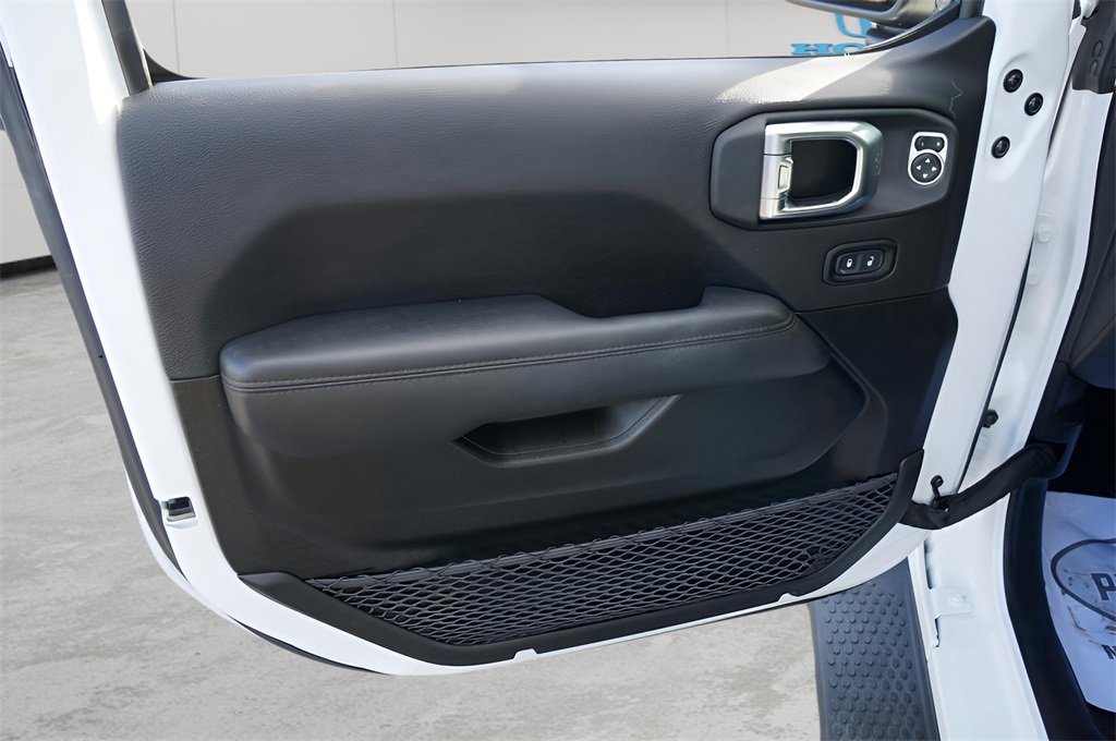 Used 2023 Jeep Wrangler Sahara image 18