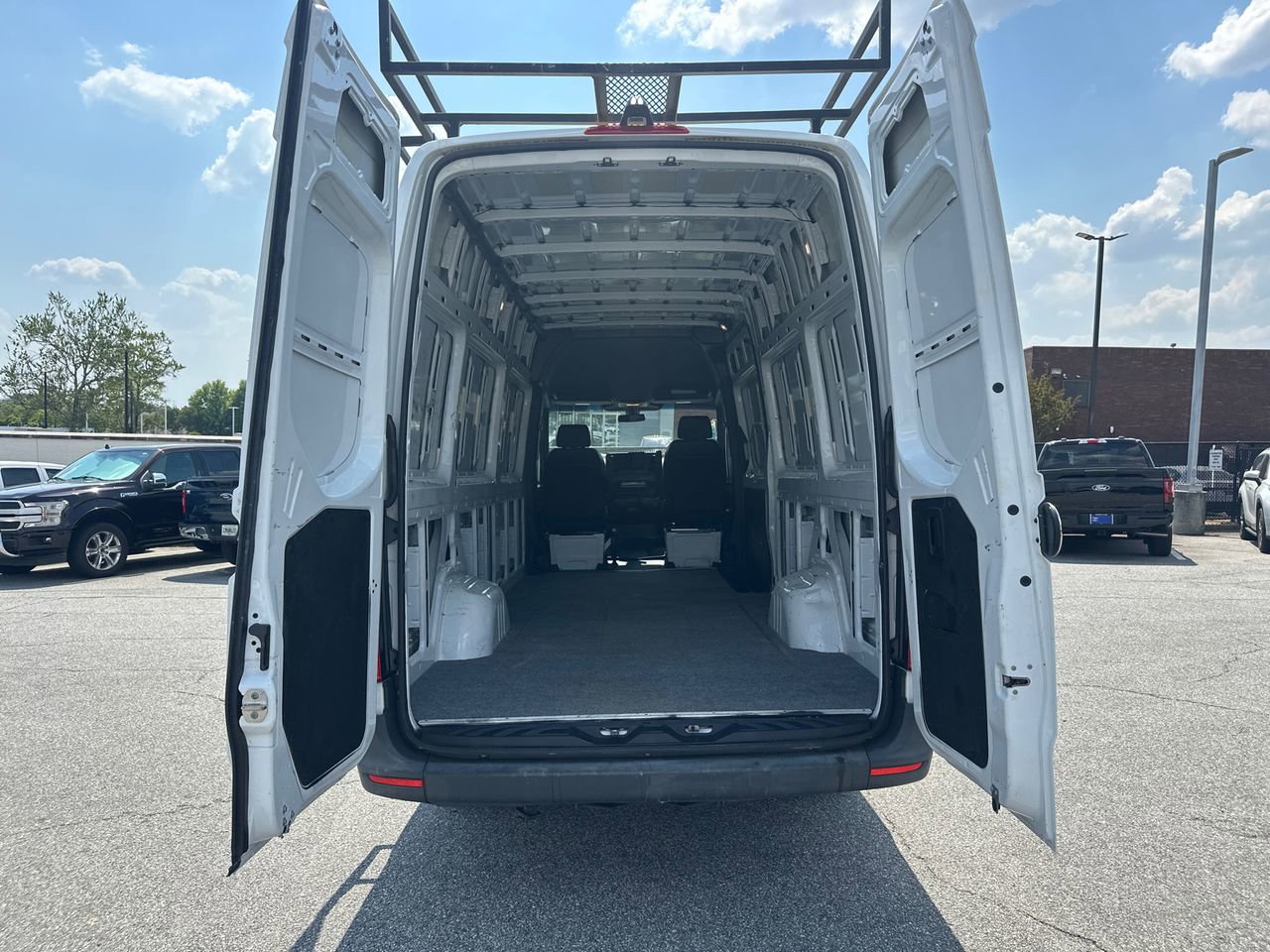 Used 2022 Mercedes-Benz Sprinter 2500 image 18