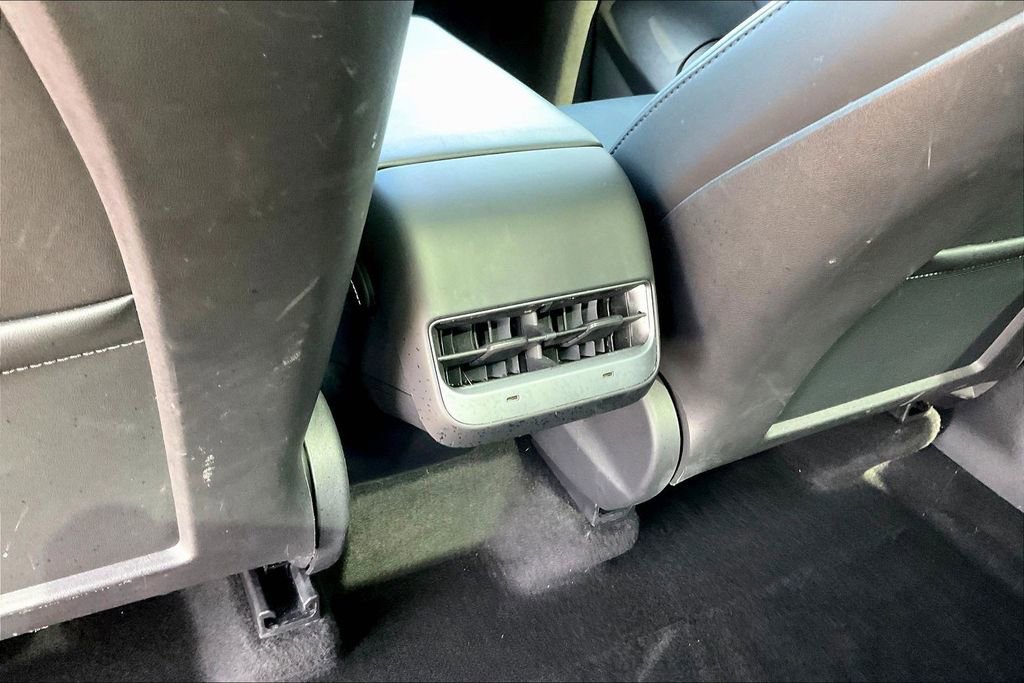 Used 2021 Tesla Model Y Long Range image 10