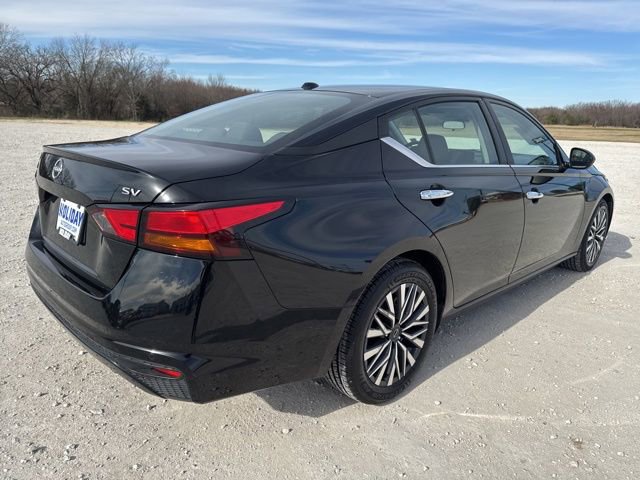 Used 2024 Nissan Altima 2.5 SV image 6