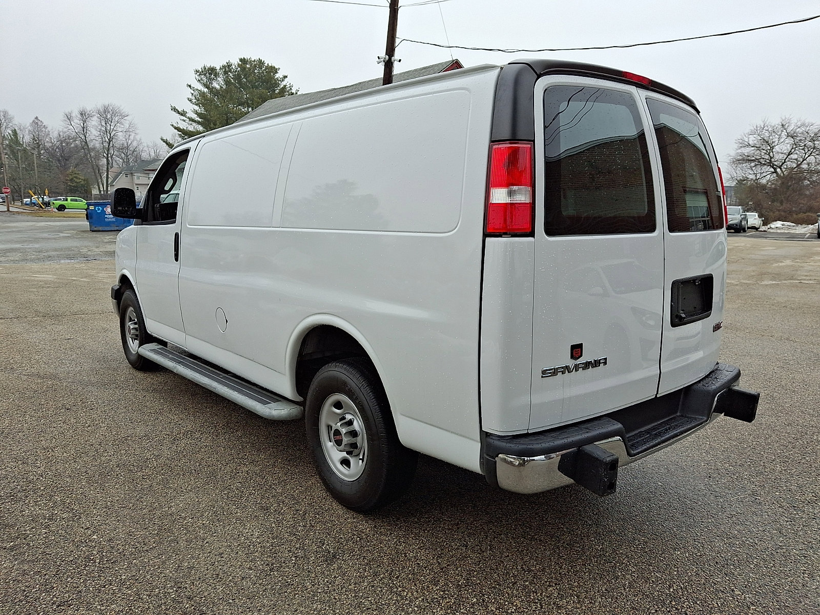 Used 2022 GMC Savana 2500 w/ Driver Convenience Package image 4
