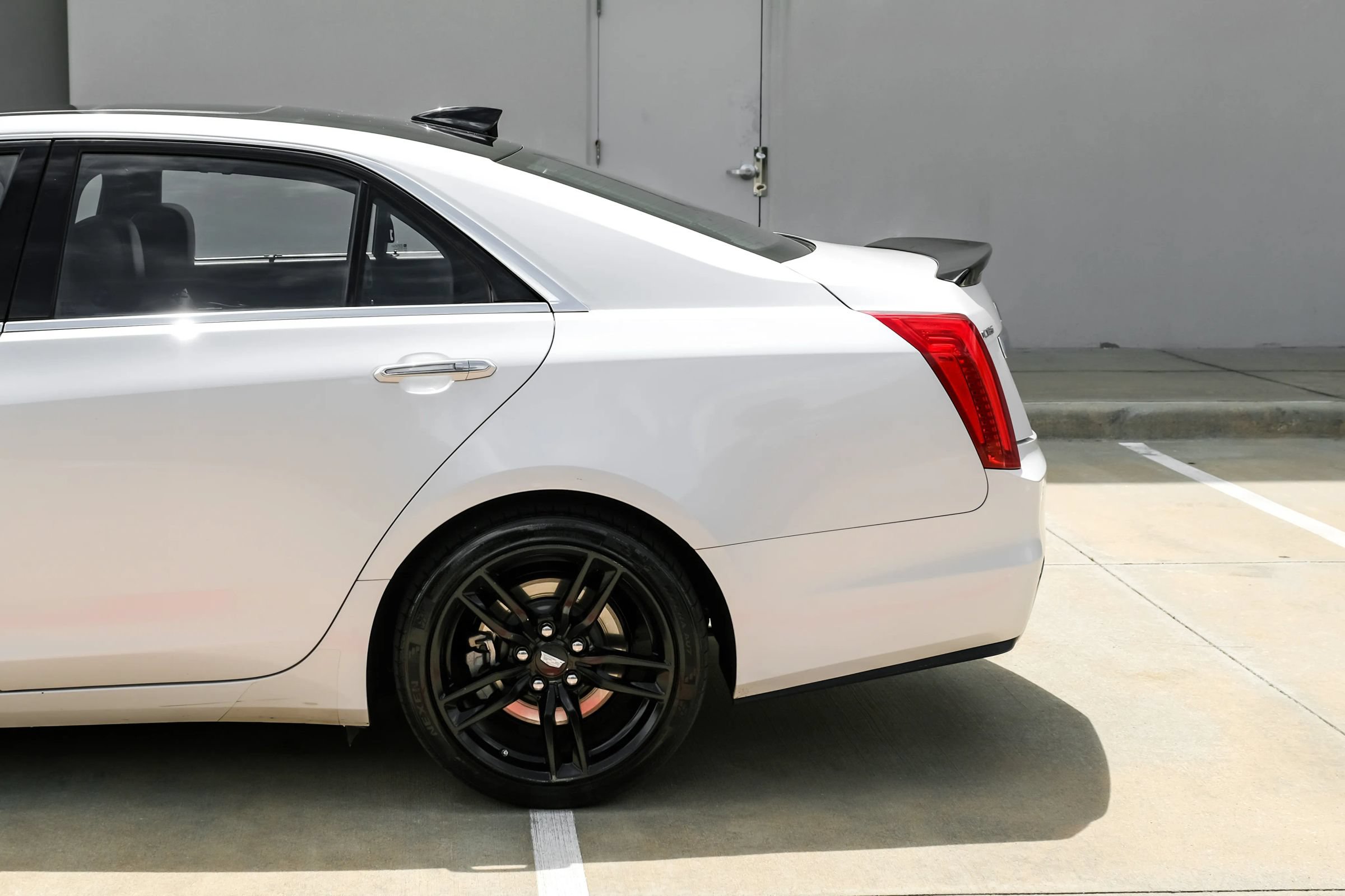 Used 2018 Cadillac CTS Vsport Premium Luxury RWD image 10