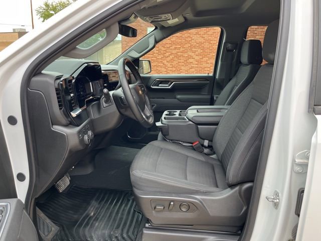 Used 2025 Chevrolet Silverado 1500 LT w/ Safety Package AWD/4WD image 16