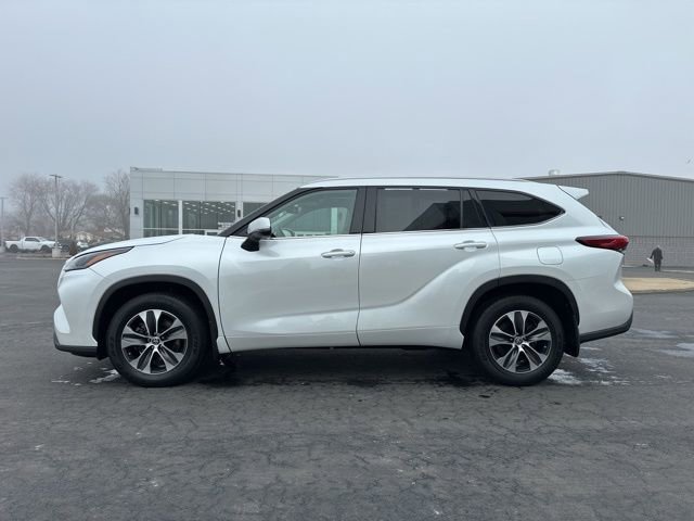 Certified 2022 Toyota Highlander XLE image 4