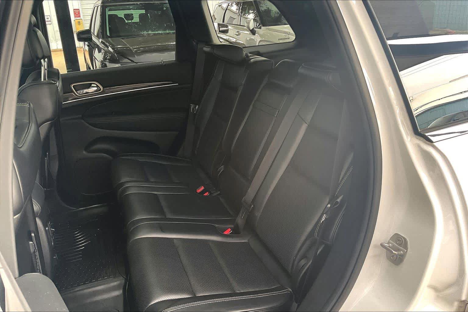 Used 2015 Jeep Grand Cherokee Overland RWD image 21