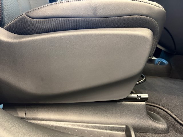 New 2027 Chrysler Pacifica Select FWD image 20