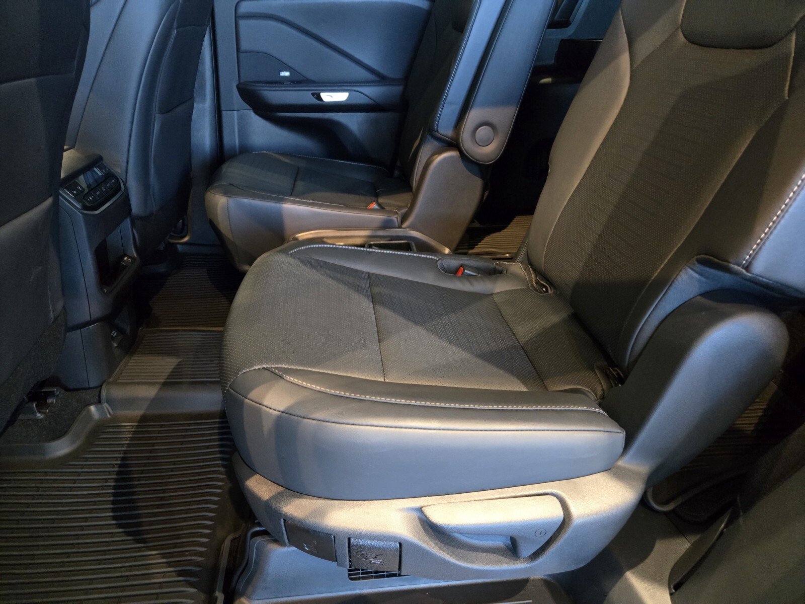 New 2026 Lexus TX 500h AWD image 7