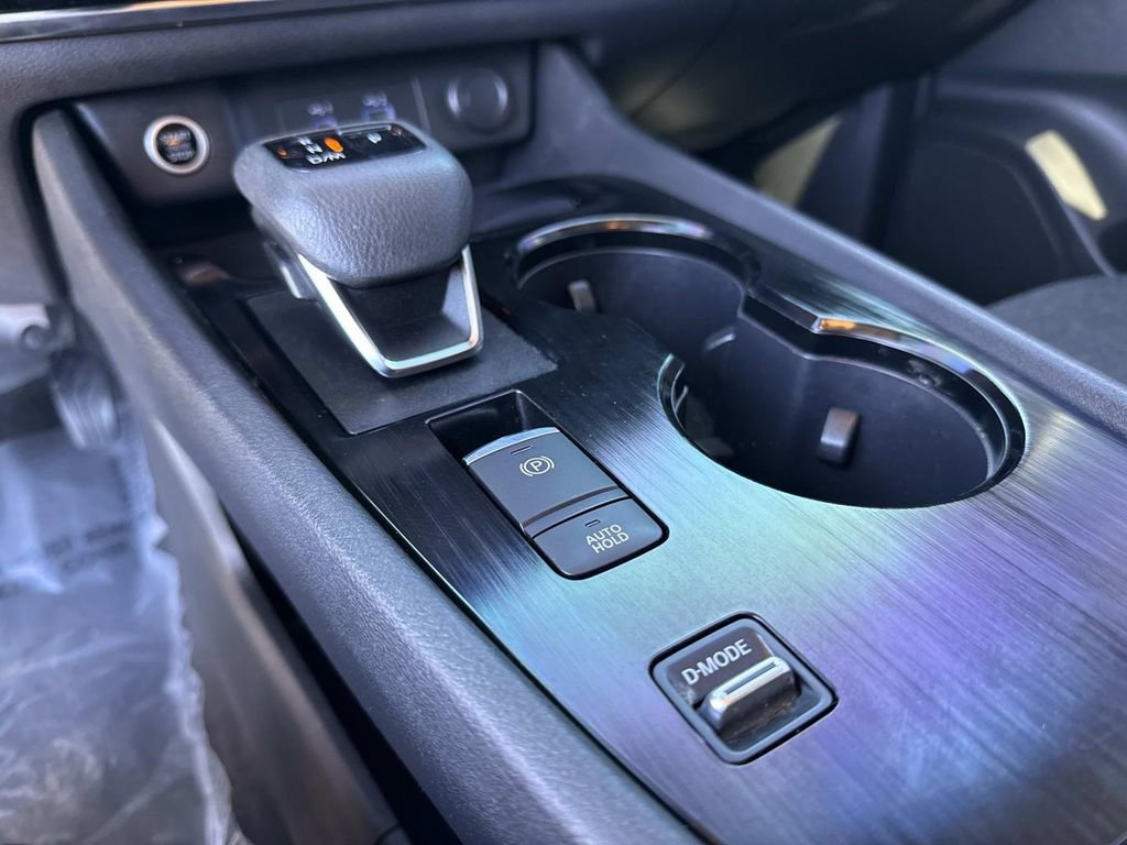 Used 2022 Nissan Rogue S image 34