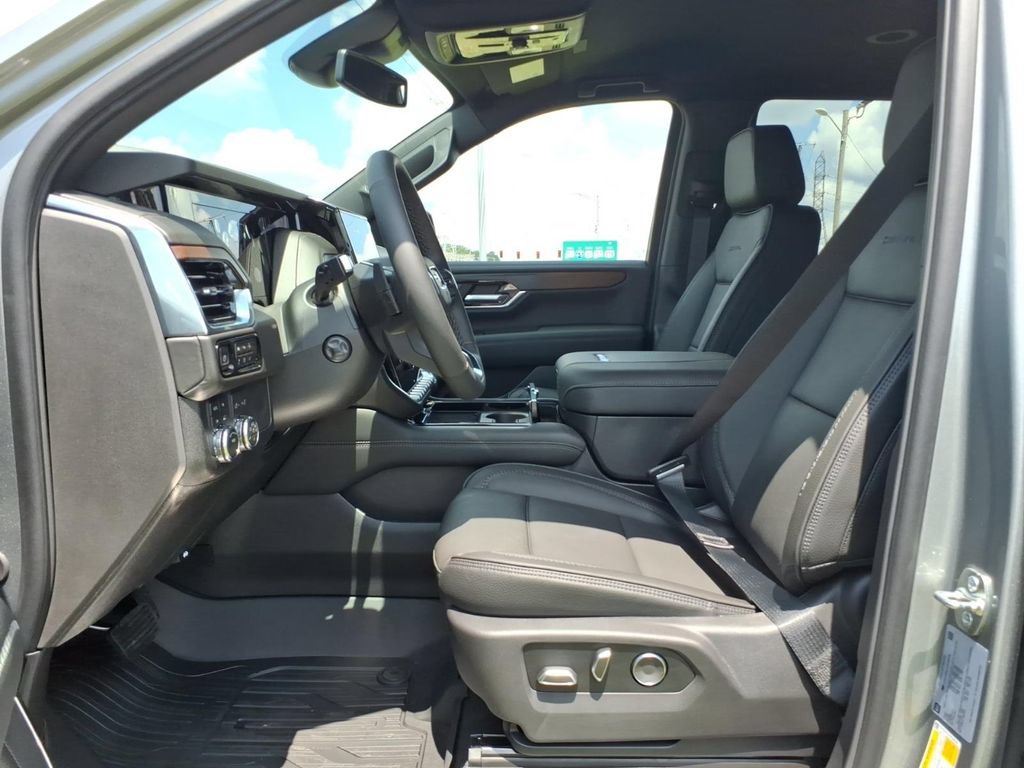 New 2026 GMC Yukon Denali w/ LPO, Floor Liner Package AWD/4WD image 11