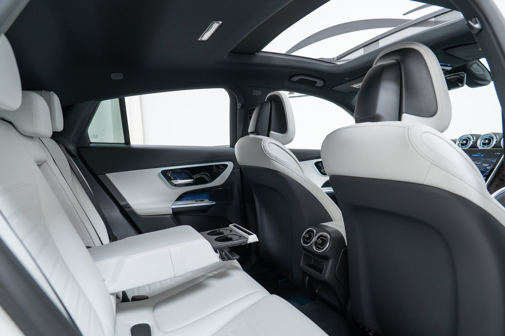 New 2027 Mercedes-Benz GLC 300 4MATIC image 23